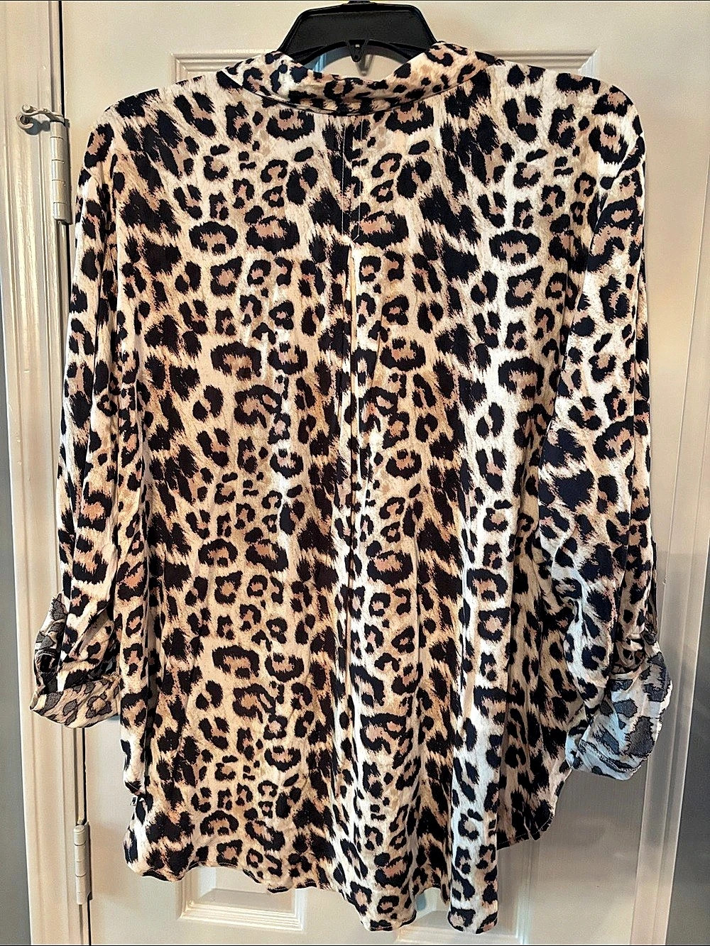 Hester & Orchard Leopard Print Button Up Blouse NWT - Picture 6 of 10
